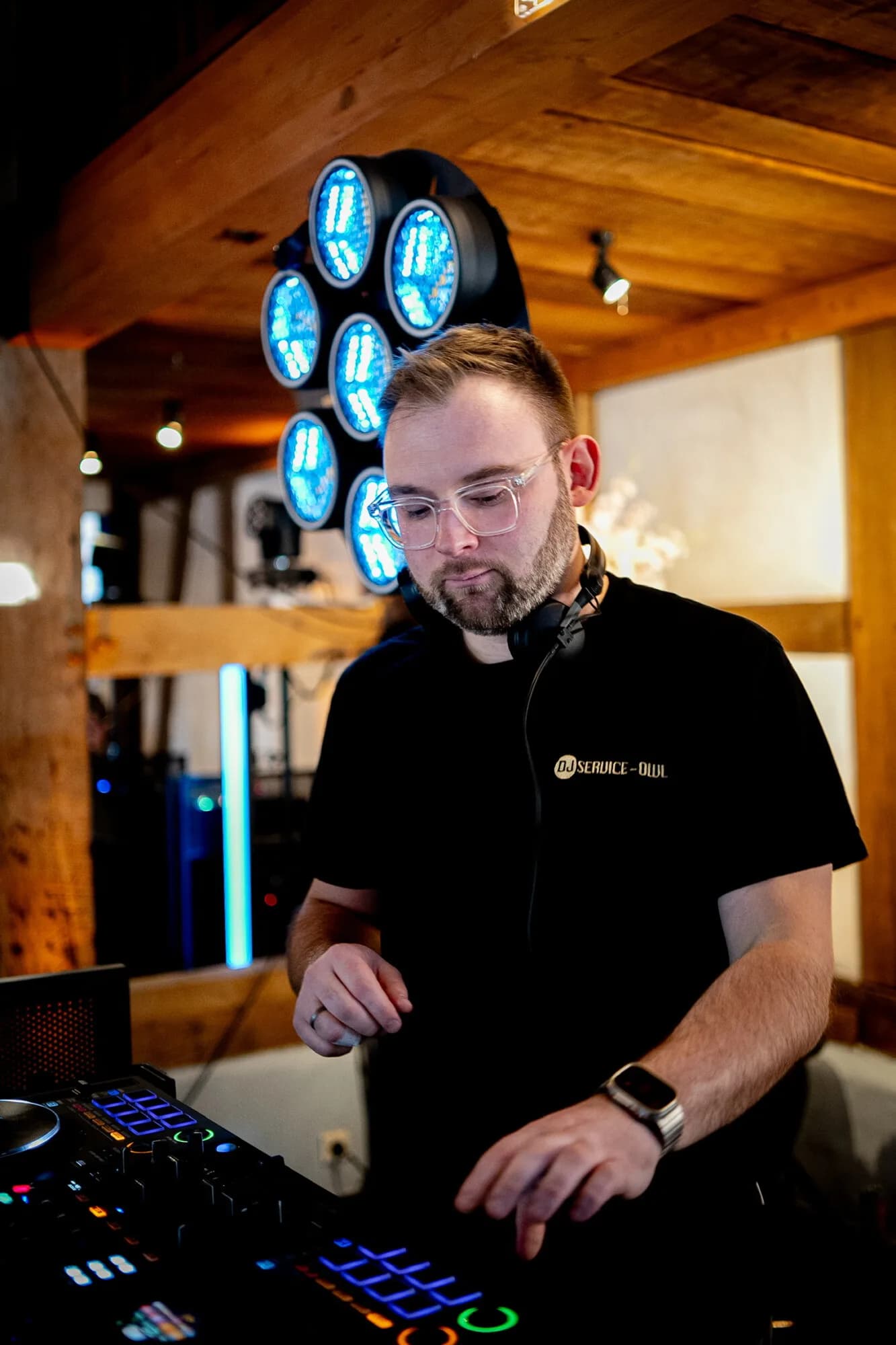 DJ Denis am DJ-Pult